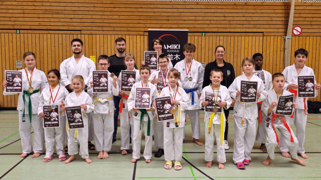 15 Karateka, ein Team, unzählige starke Momente! Kyuyosan Shotokan Dojo Dessau-Roßlau beim Namiki-Memorial-Cup